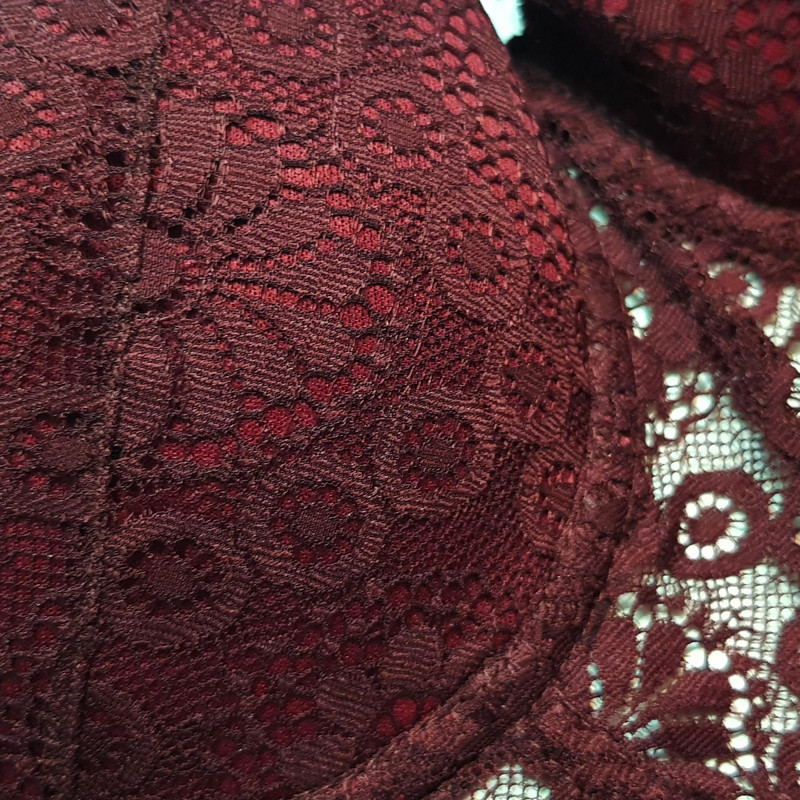 ست شورت و سوتین زنانه برتا مدل فنردار گیپور گلدار کد 5134-6043 رنگ زرشکی
