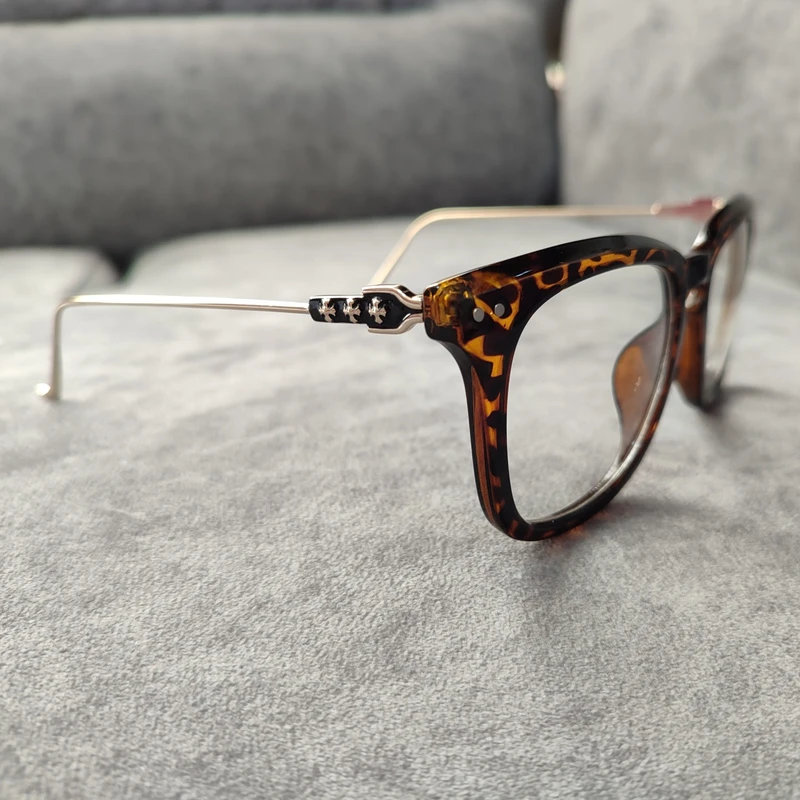 عکس شماره 7 : فریم عینک طبی مدل ویفرر کائوچو پلنگی کد 0166