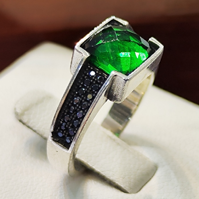 انگشتر نقره مردانه مدل سنگ زمرد صنعتی اسپرت کد 16