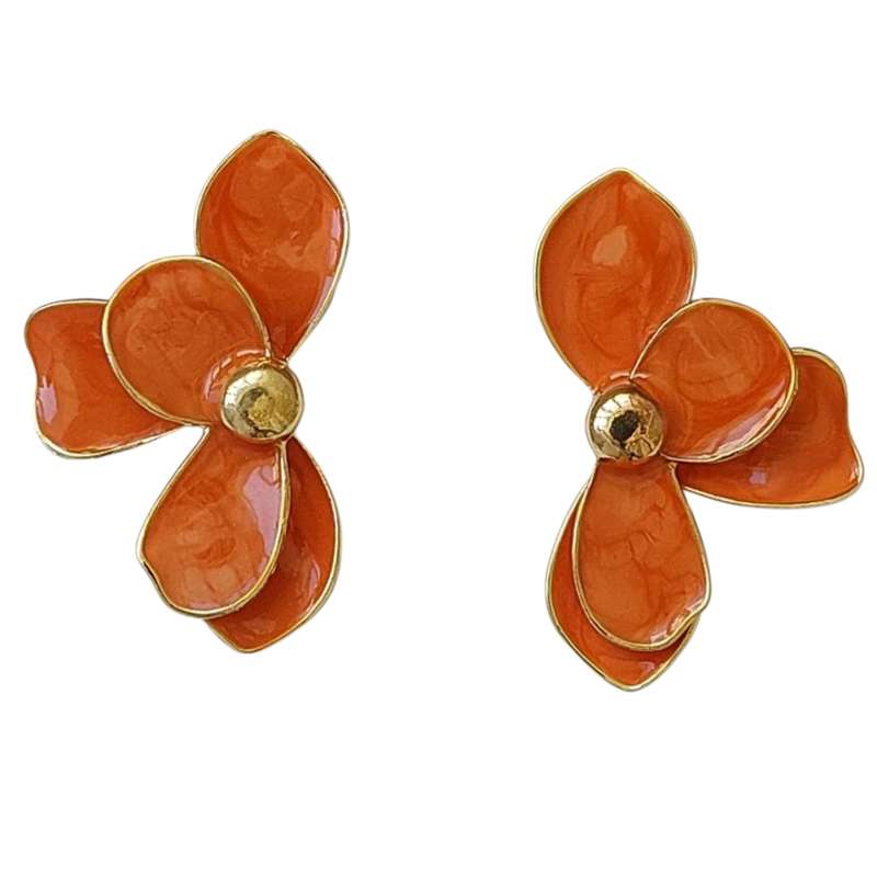 گوشواره میخی زنانه مدل رزینی طرح گل کد A24