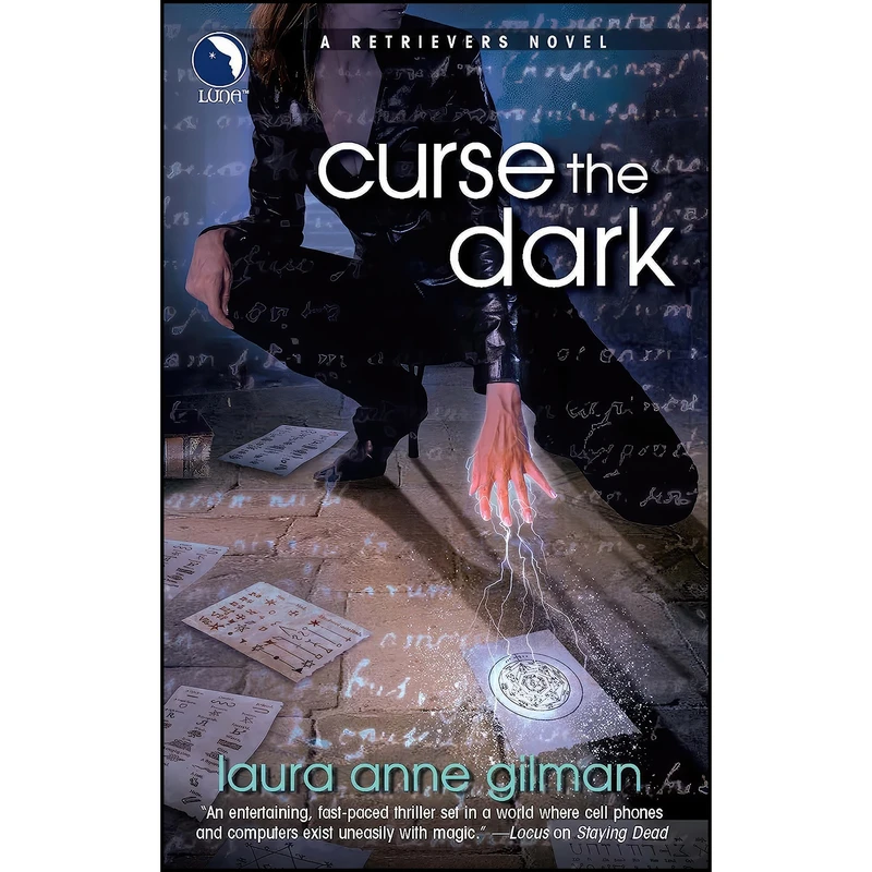 کتاب Curse the Dark  اثر Laura Anne Gilman انتشارات Luna
