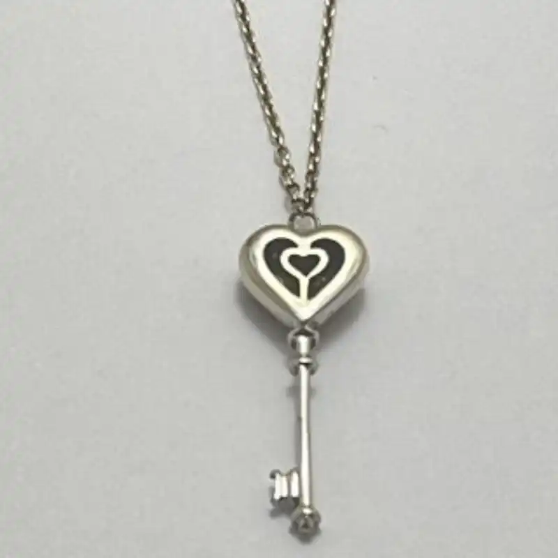 گردنبند طلا 18 عیار زنانه مدل GA005 طرح کلید طرح قلب