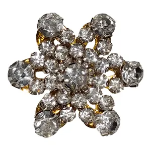 گل سینه زنانه طرح دانه برف کد 1002gs