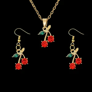 نیم ست زنانه مدل گیلاس و برگ ظریف کریستالی