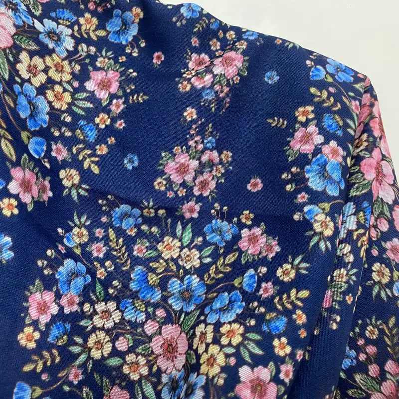 روسری زنانه مدل نخی چهارفصل منگوله دار کد 164