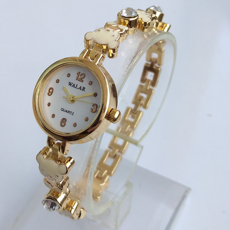 ساعت مچی عقربه ای دخترانه والار مدل بند فلزی ظریف طرح خرسی فانتزی