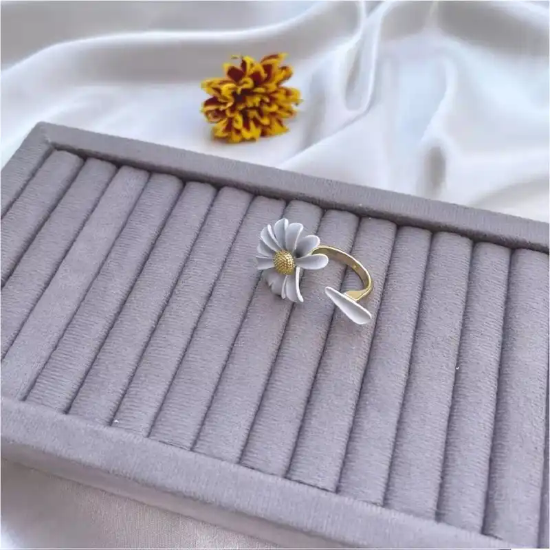 انگشتر زنانه مدل گل بابونه کد w2020