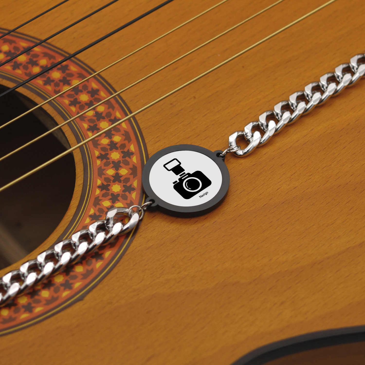 دستبند ناکسیگو مدل عکاسی کد BZ7188