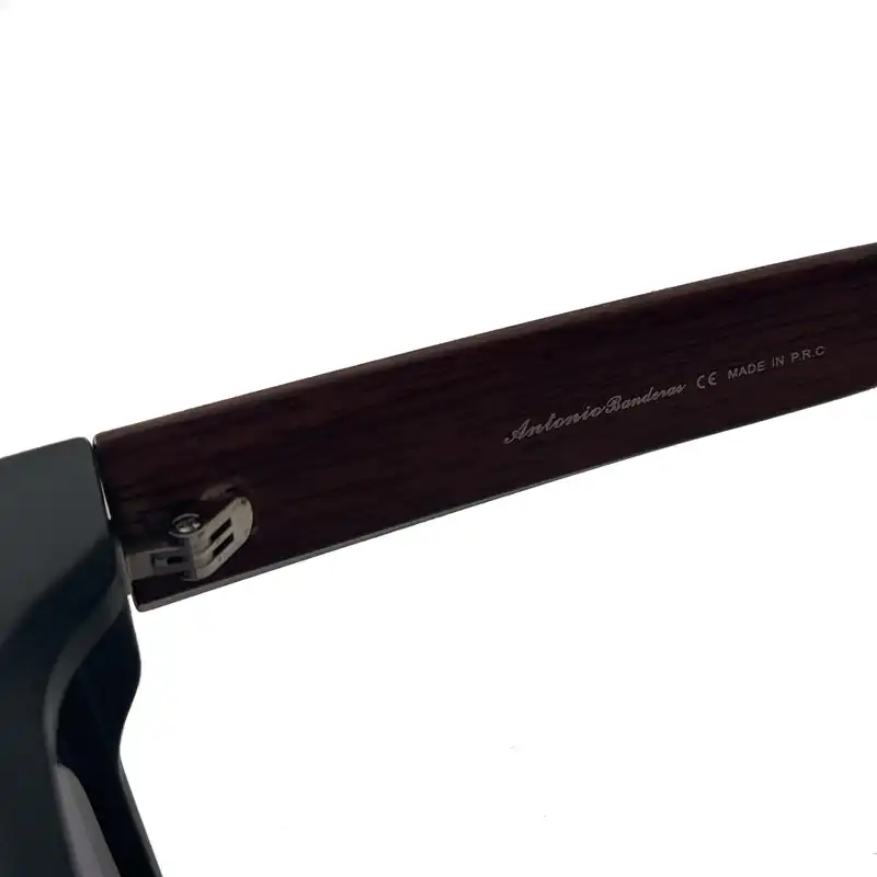 عینک آفتابی آنتونیو باندراس مدل UM1896