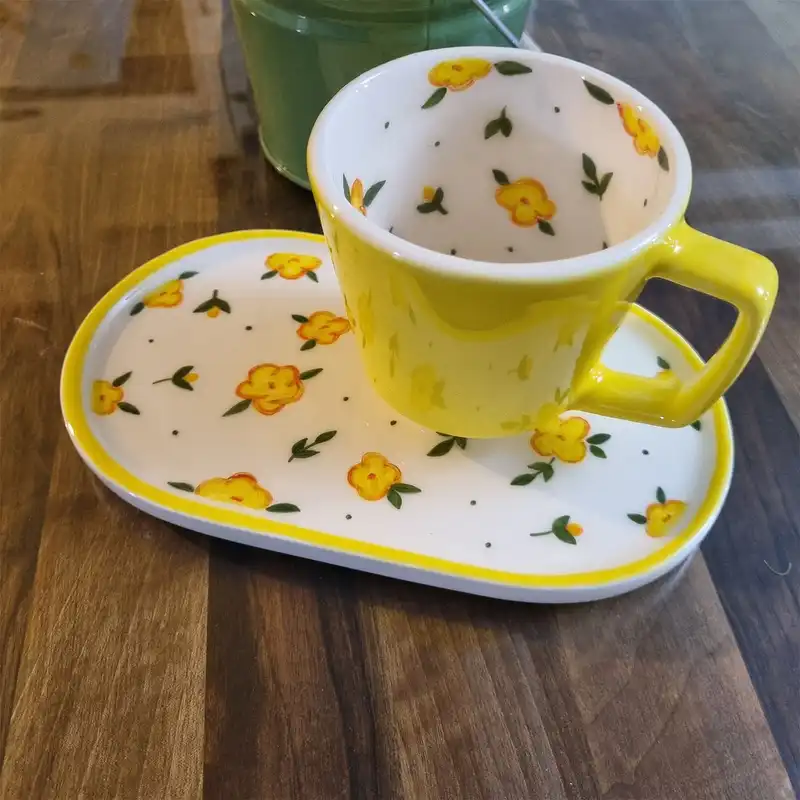 ست ماگ و زیر لیوانی سرامیکی مدل گل