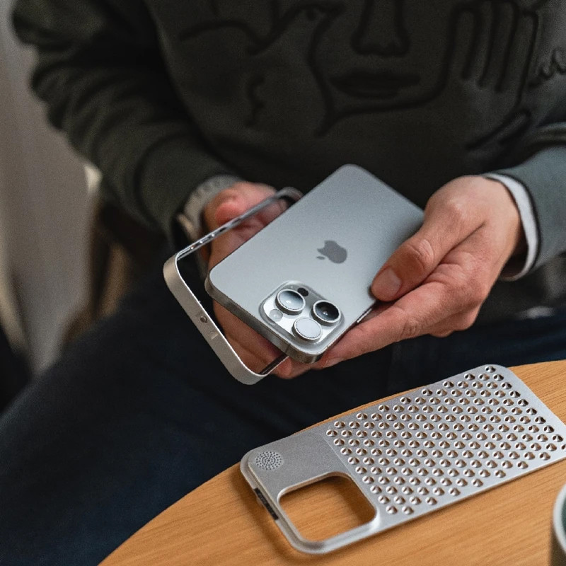 کاور مدل سوپر المینیوم کد 34 مناسب برای گوشی موبایل اپل IPHONE 13/14