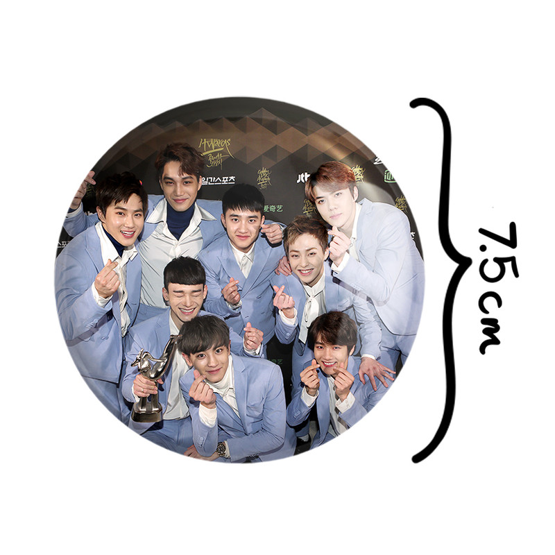 آینه جیبی خندالو طرح گروه اکسو EXO مدل تاشو کد 13667 آینه جیبی خندالو طرح گروه اکسو EXO مدل تاشو کد 13667