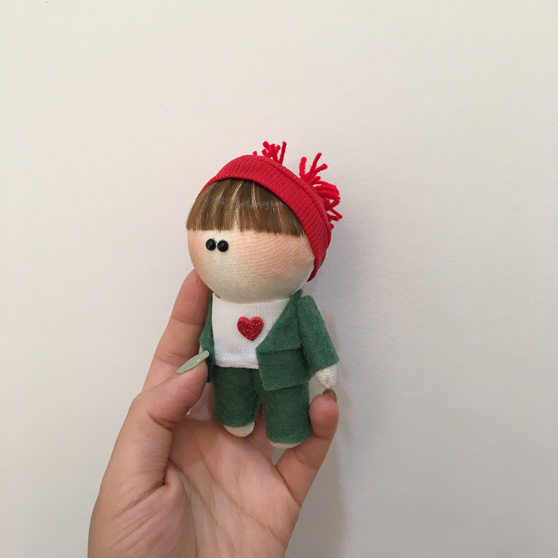 آویز عروسکی مدل دختر و پسر يلدايى مجموعه 2 عددى