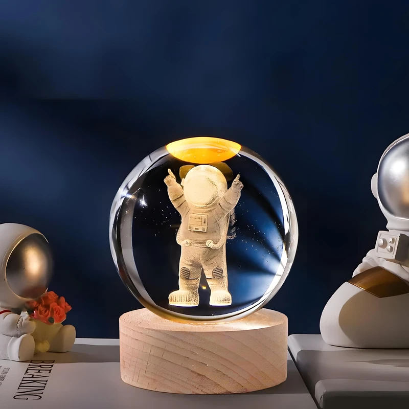 چراغ خواب مدل گوی کریستالی طرح فضانورد