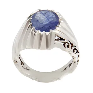 انگشتر نقره مردانه بازرگانی میلادی مدل سنگ یاقوت کبود رکاب دست ساز سیاه قلم کد AM_1688