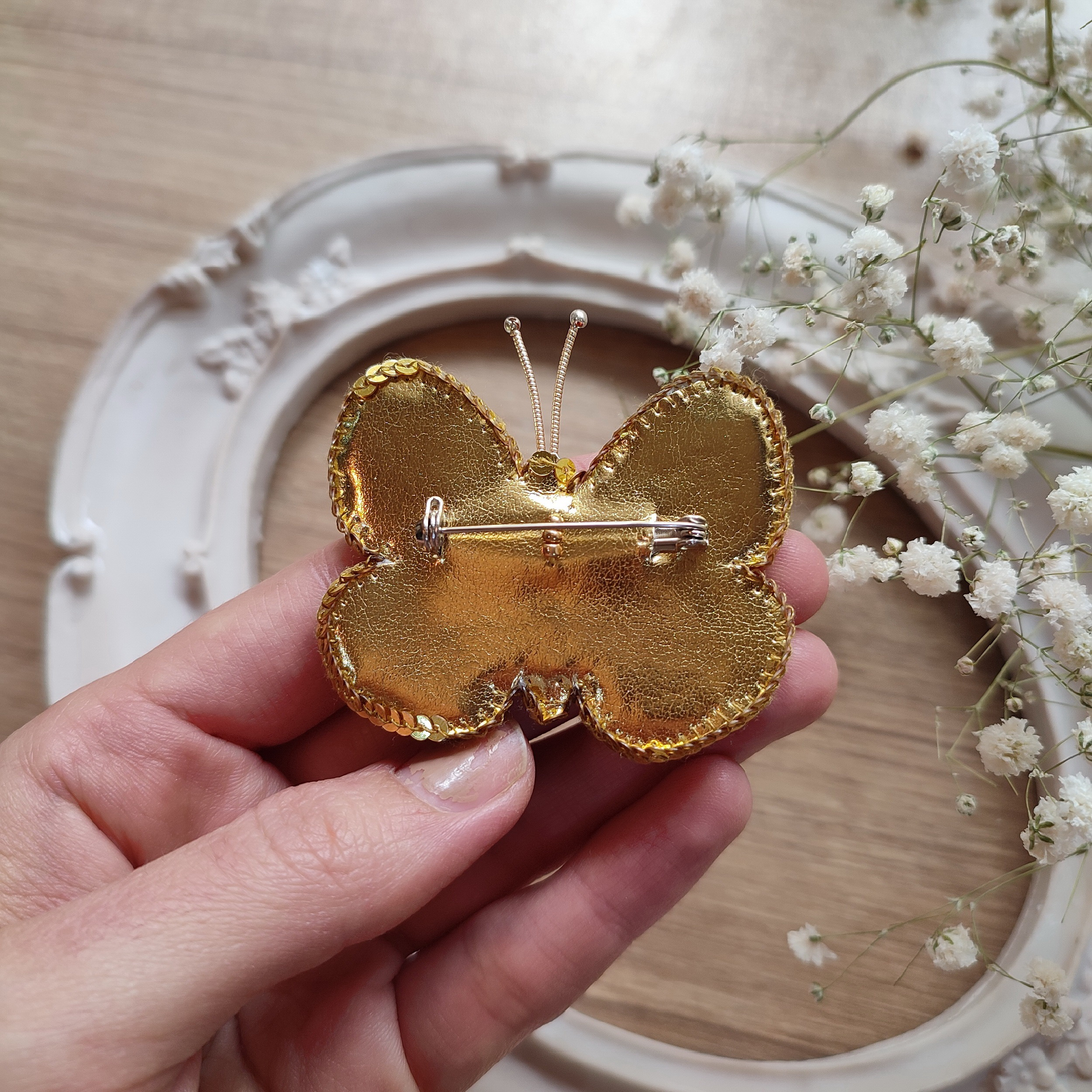 سنجاق سینه دست ساز زنانه مدل پروانه