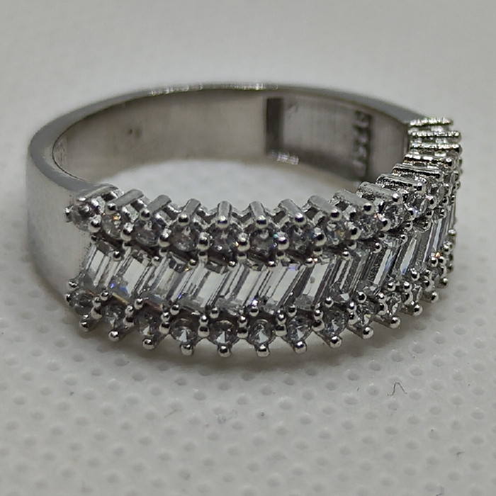 انگشتر نقره زنانه نقره جات بافندگان مدل برلیان کد 55