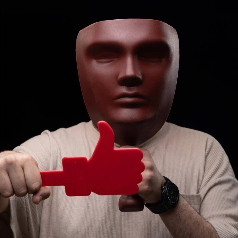 عکس شماره 9 : ماسک ایفای نقش اشرافی مدل مافیا بسته 12 عددی به همراه کیف