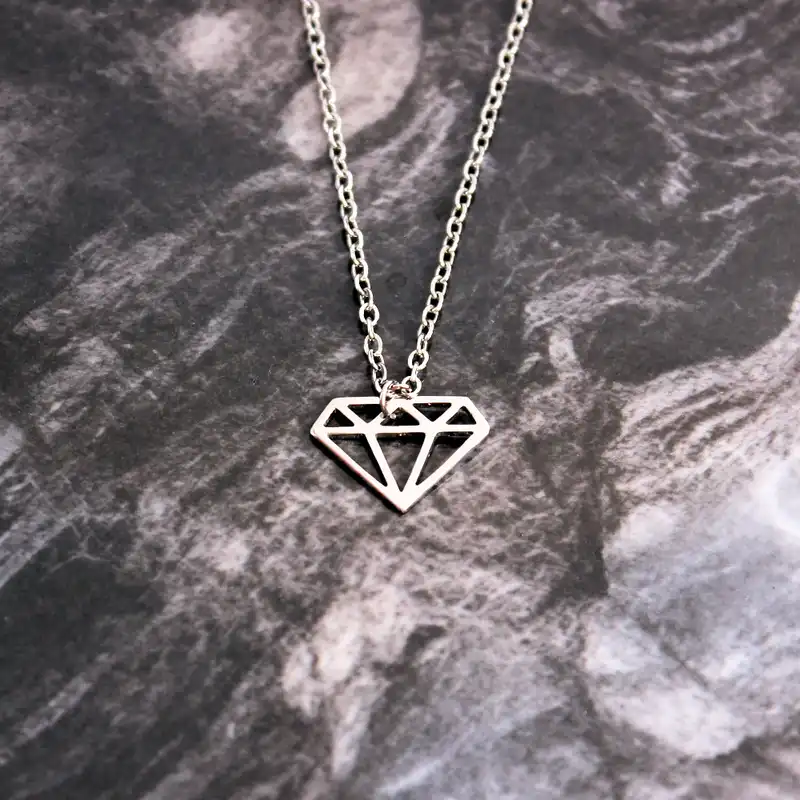 گردنبند زنانه گلسو مدل الماس