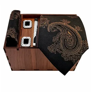 ست کراوات و دستمال جیب و دکمه سردست و گیره کراوات مردانه مدل 707