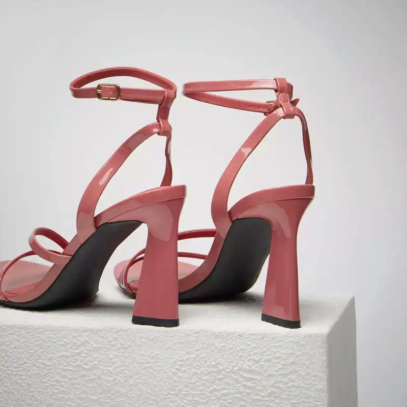 صندل زنانه مکس مدل Plain