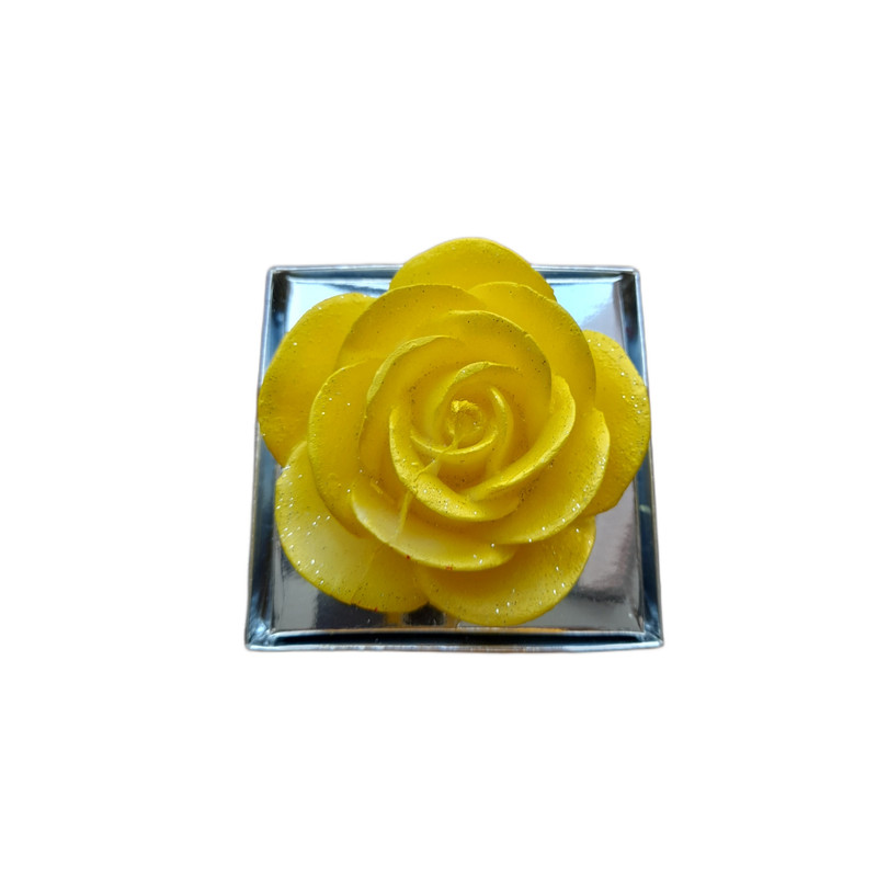 شمع مدل گل رز معطر کد 1228 شمع مدل گل رز معطر کد 1228