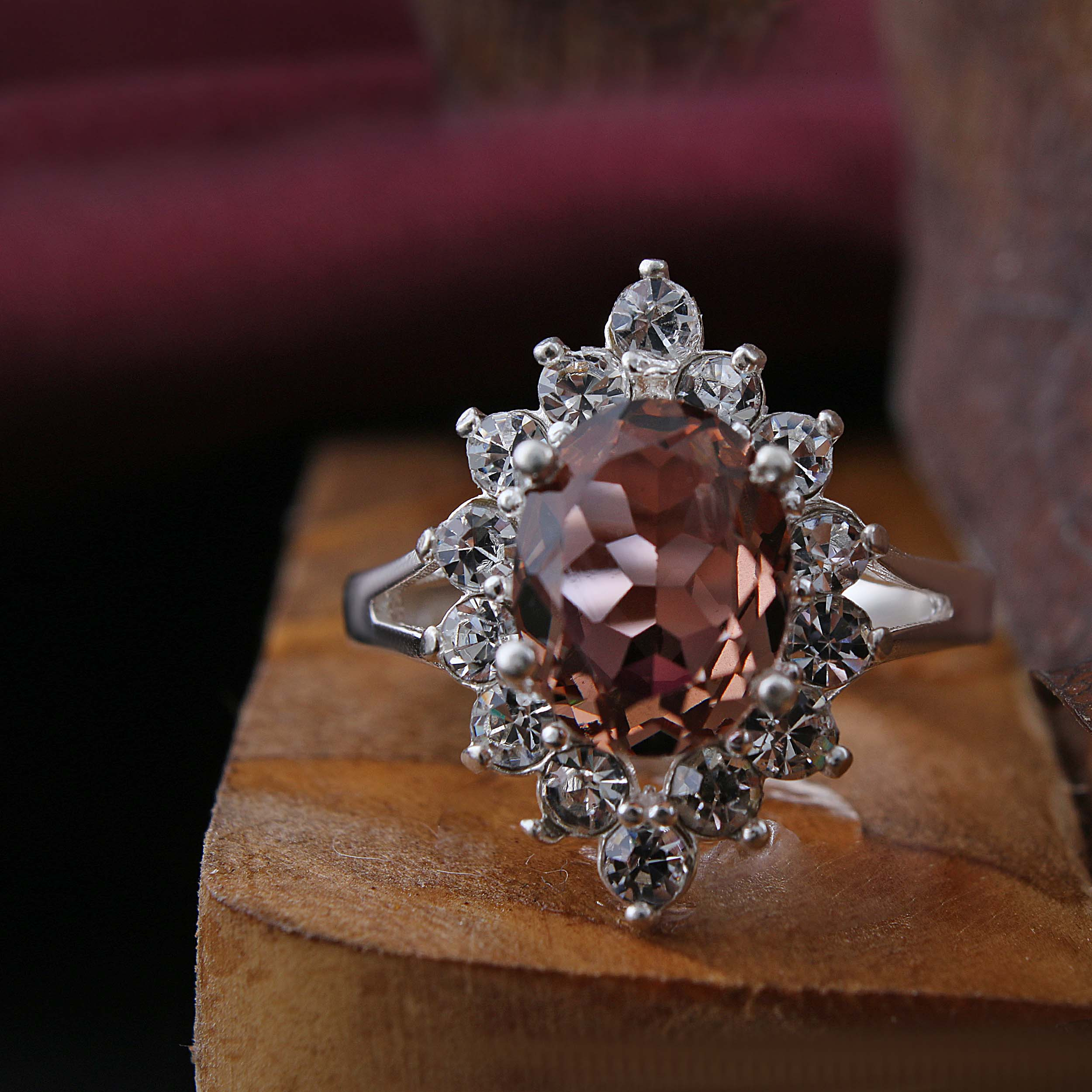 انگشتر نقره زنانه بازرگانی میلادی مدل نگین الکساندریت مدرن کد AW_663