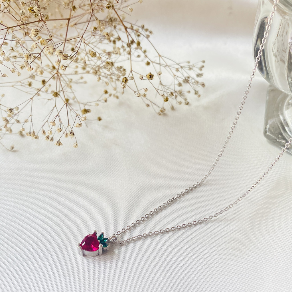 گردنبند دخترانه مدل توت فرنگی