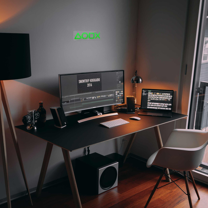 چراغ دیواری نئون دیزاین طرح Ps-Keyes_GR