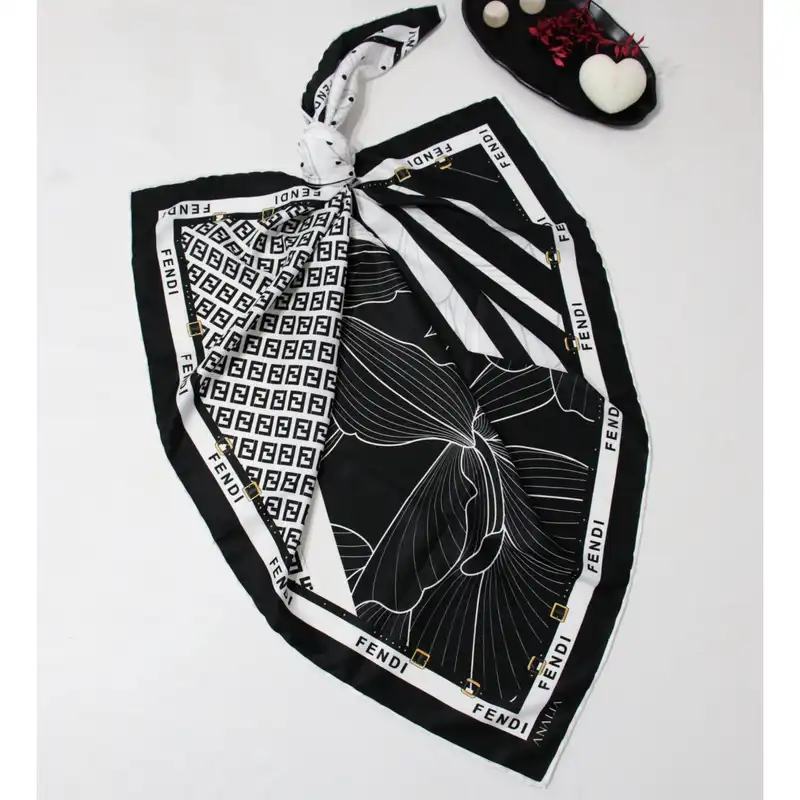 روسری زنانه مدل ابریشم لاکچری مزونی طرح گل کد 5045