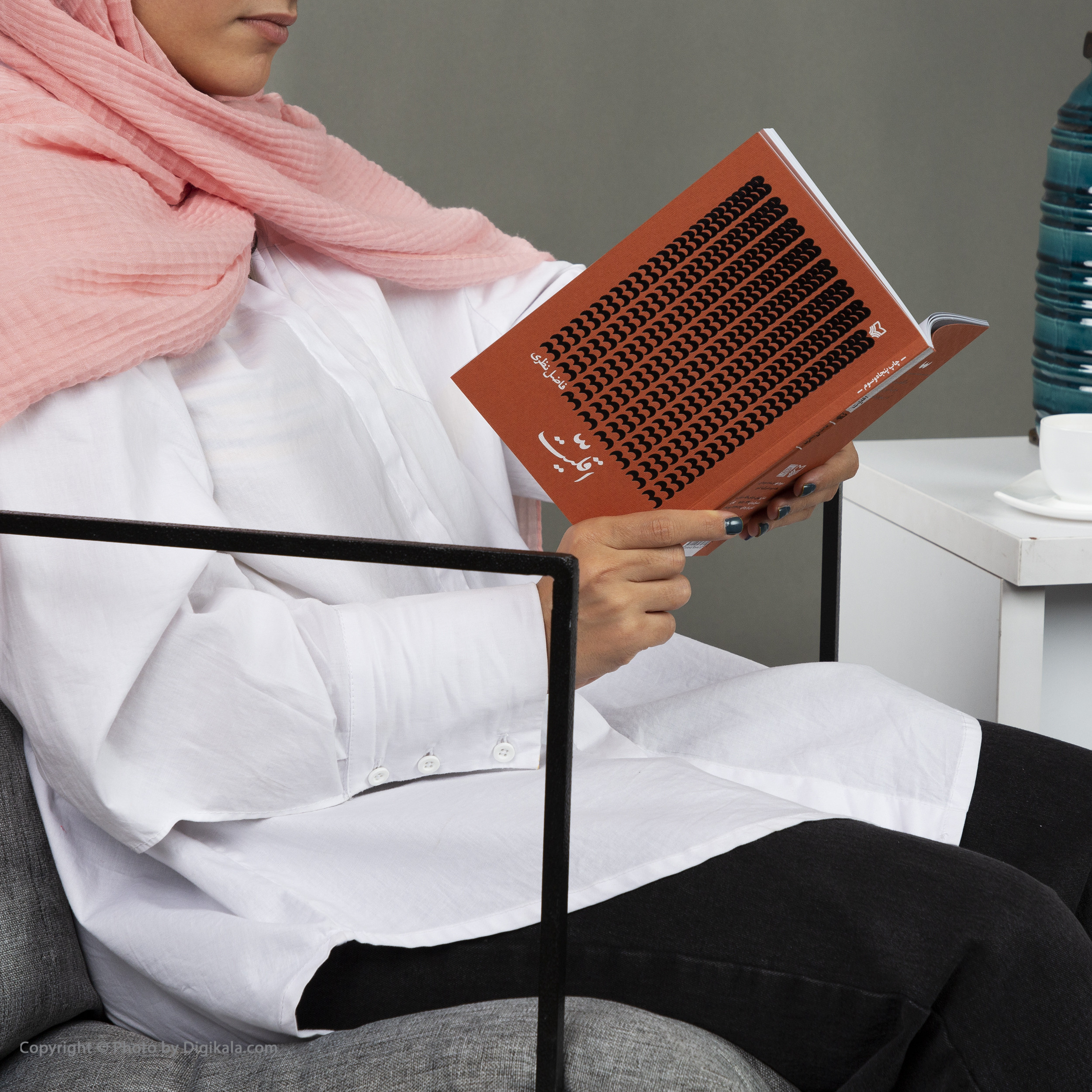 کتاب اقلیت اثر فاضل نظری انتشارات سوره مهر