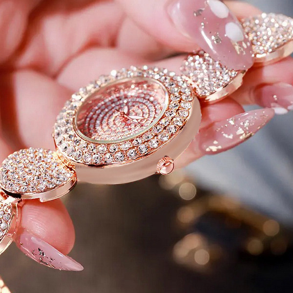 ساعت مچی عقربه ای زنانه مدل لاکچری کد 01 ساعت مچی عقربه ای زنانه مدل لاکچری کد 01