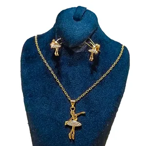 نیم ست زنانه مدل بالرین نگینی