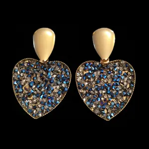 گوشواره زنانه مدل قلب نگینی مجلسی 