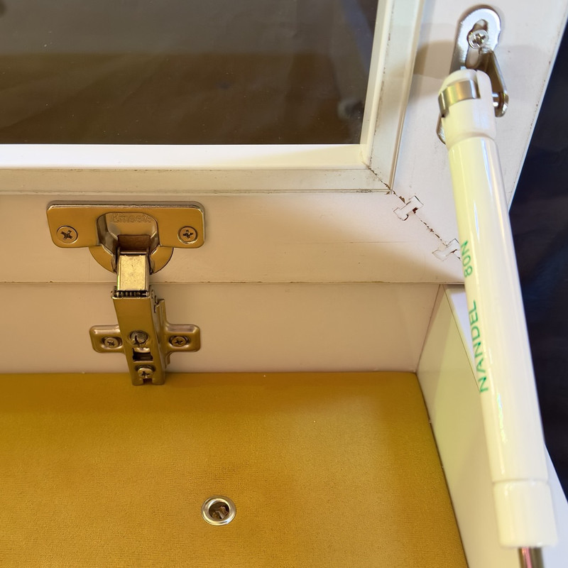 تابلو اعلانات کد 8202 سایز 50X70 سانتی متر