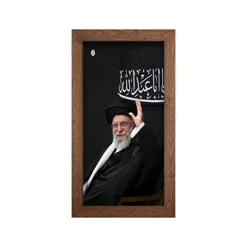 تابلو طرح رهبر شهید آیت الله سید علی خامنه ای مدل 019 فریم قهوه ای