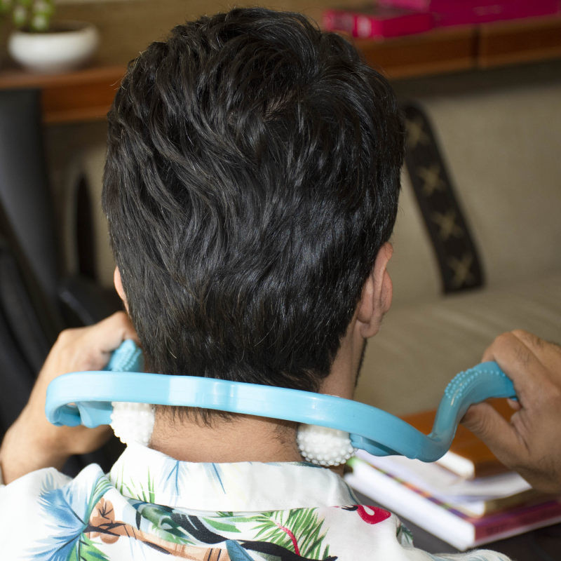 ماساژور گردن مدل سلامت