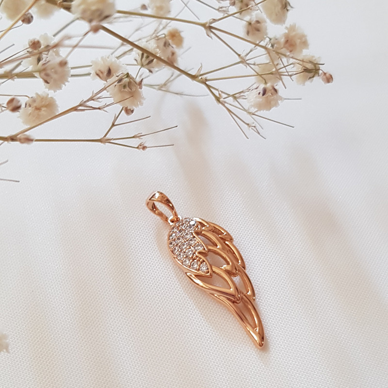 آویز گردنبند زنانه ژوپینگ مدل بال فرشته نگینی 220