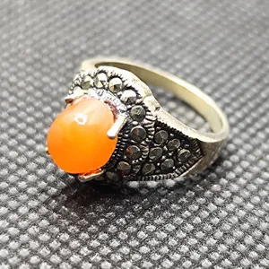 انگشتر نقره زنانه مدل عقیق یمانی  کد42