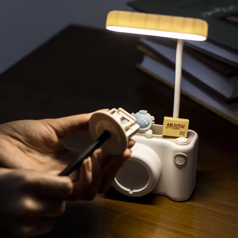 چراغ مطالعه مدل دوربین کد 02