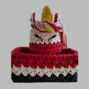 سبد قلاب بافی تریکو طرح اسب شاخدار مدل کجراه کد 01  مجموعه 2 عددی