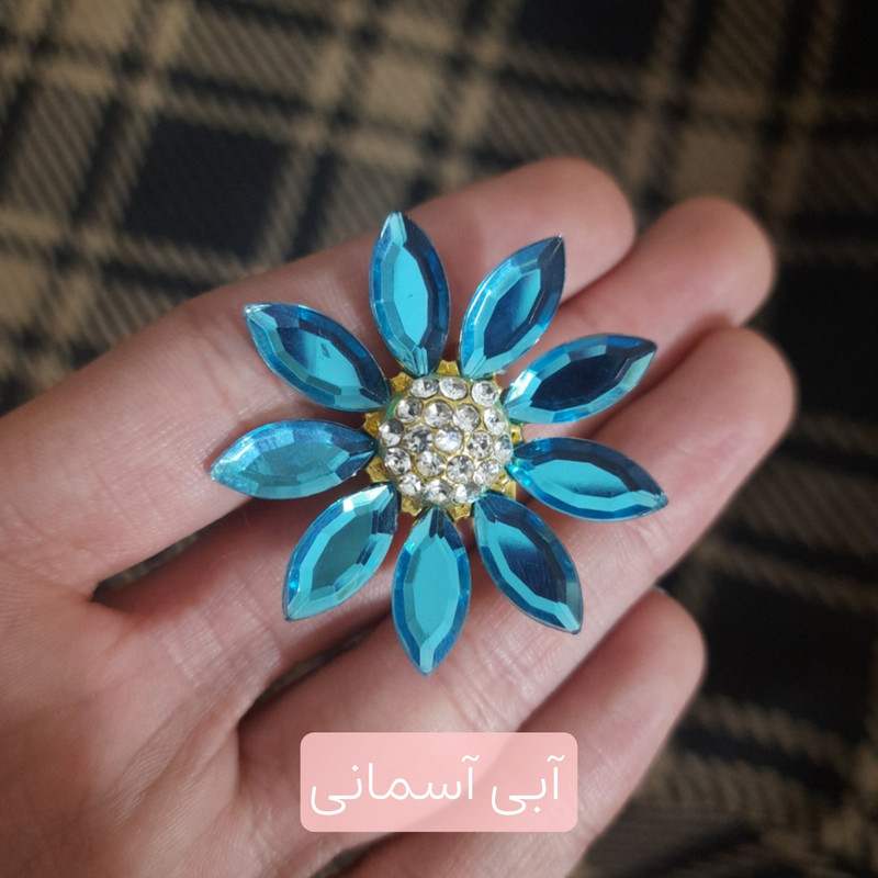 گل سینه زنانه مدل شکوفه