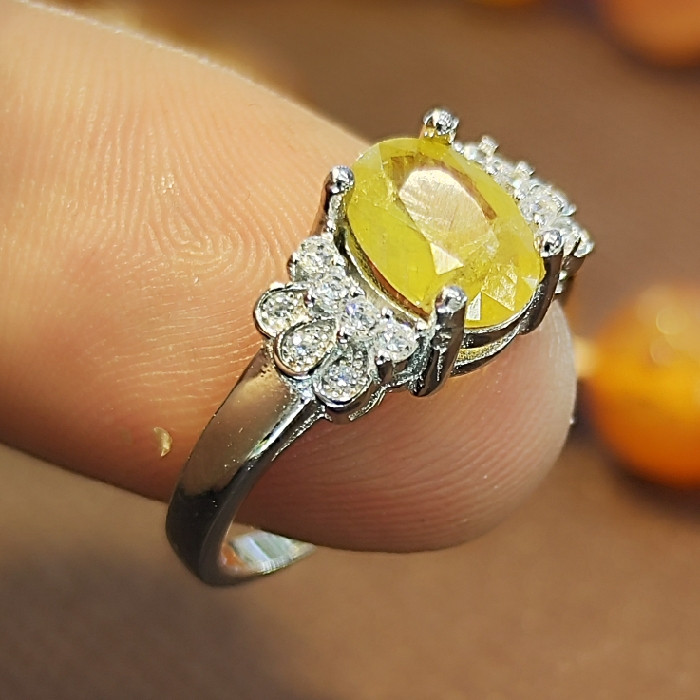 انگشتر نقره زنانه مدل سنگ یاقوت زرد آفریقایی کد 4009