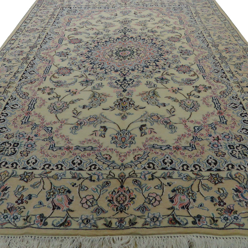 فرش دستبافت چهار متری مدل نایین کد 686