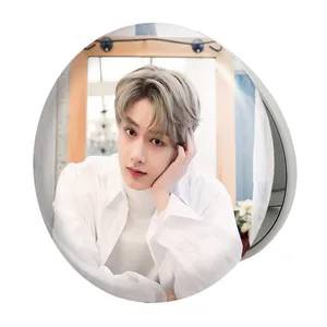 آینه جیبی خندالو طرح جان هی گروه سونتین Seventeen مدل تاشو کد 12502 