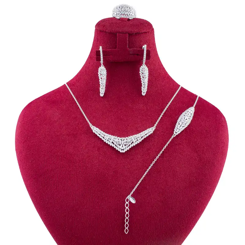 سرویس نقره زنانه مدل طوقی باگت خور AMT-N211