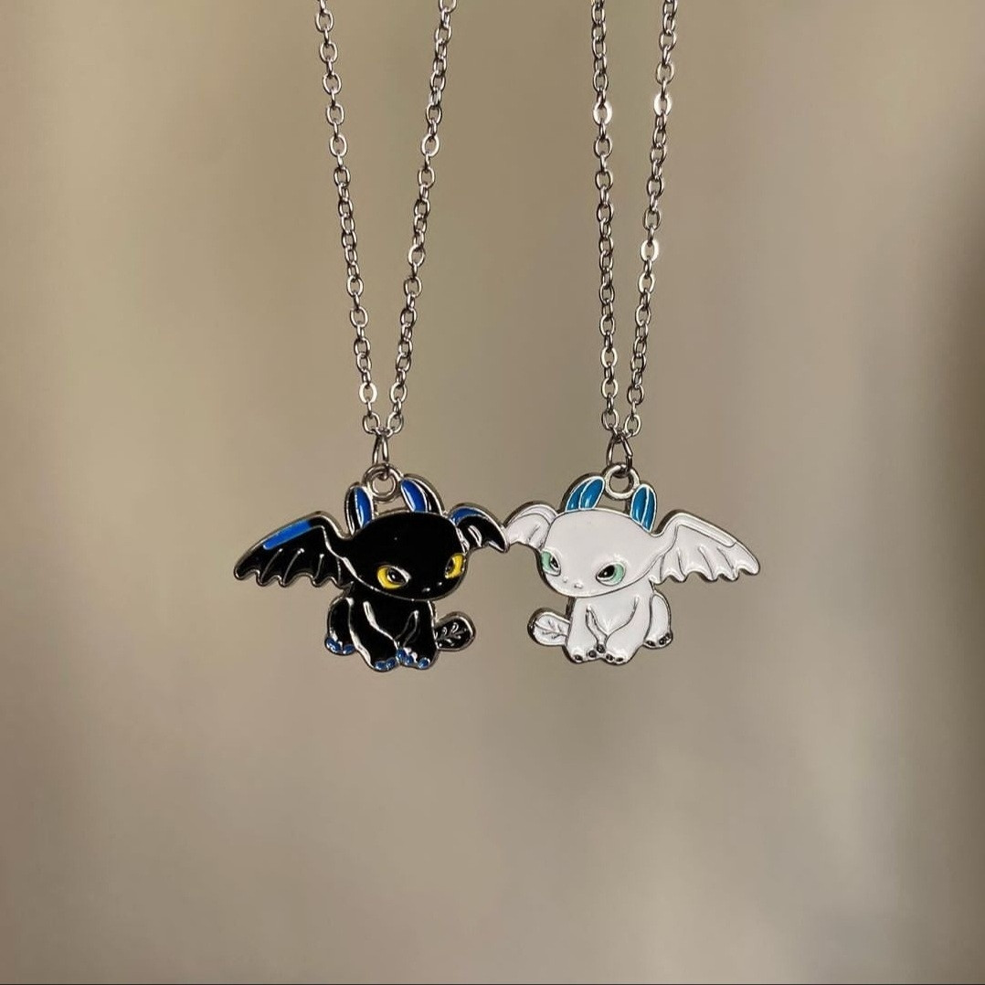 گردنبند دخترانه مدل خشم شب و خشم روز اژدها سواران بسته 2 عددی گردنبند دخترانه مدل خشم شب و خشم روز اژدها سواران بسته 2 عددی