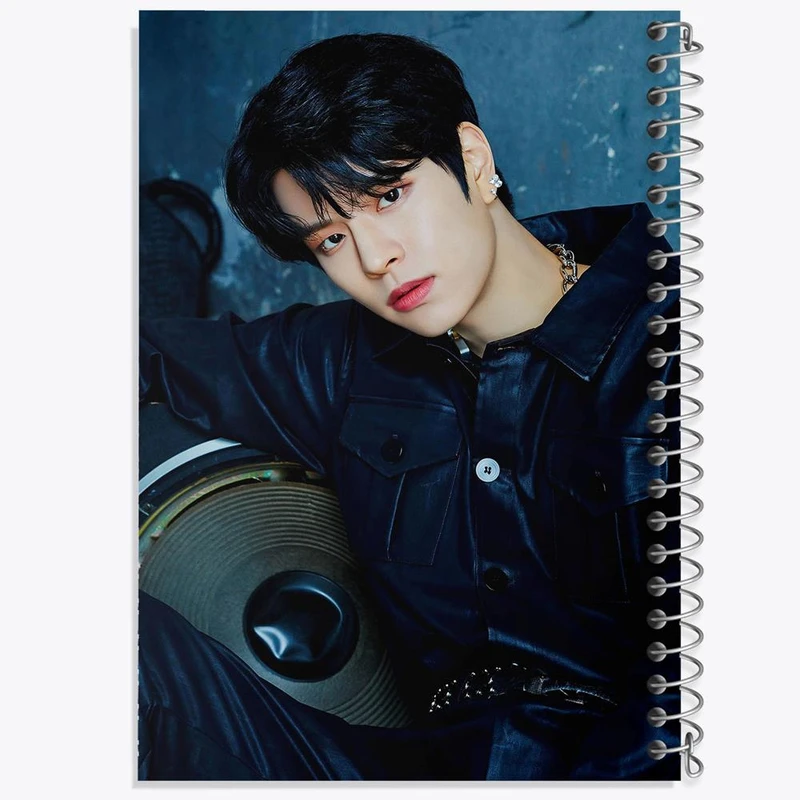 دفتر نت موسیقی 50 برگ خندالو مدل سونگمین گروه استری کیدز Stray Kids کد 11872