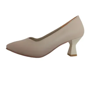 کفش زنانه مدل لودوشکا  رنگ کرم