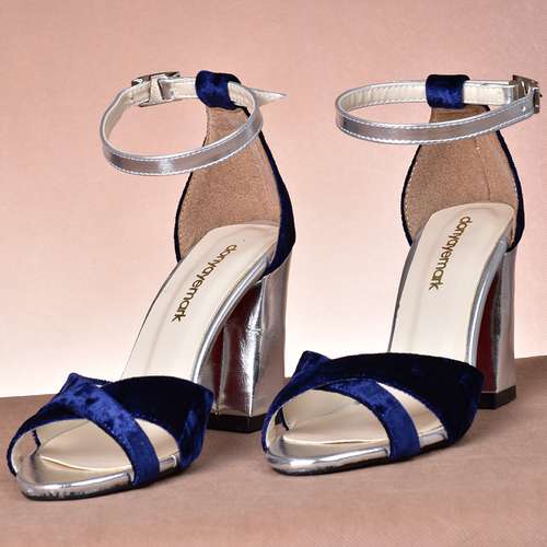 صندل زنانه دنیای مارک مدل لیندا صندل زنانه دنیای مارک مدل لیندا